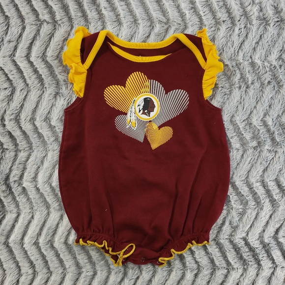 NFL. Infant Throwback Washington Football Romper Bundle - Picture 4 of 10